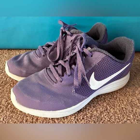 Nike Revolution 3 Big Kids Running Shoes Athletic Gym Sneakers 819416‌-‌501 4Y - Picture 3 of 16